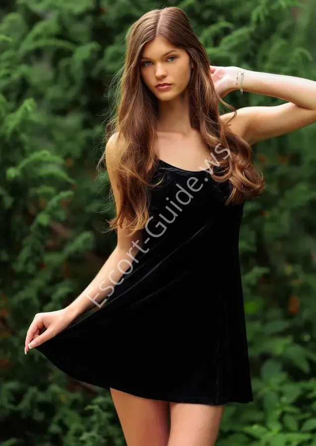 Becky, Caucasiano