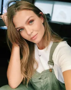 Lillian, Caucasian