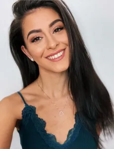 Azura, Caucasian