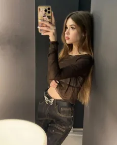 Deja, Caucasian