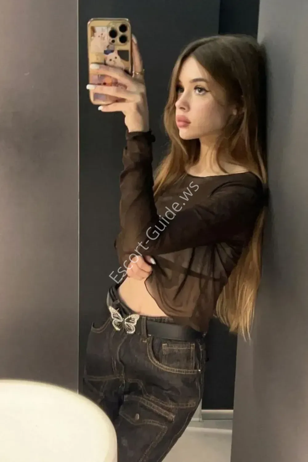 Deja, Caucasian