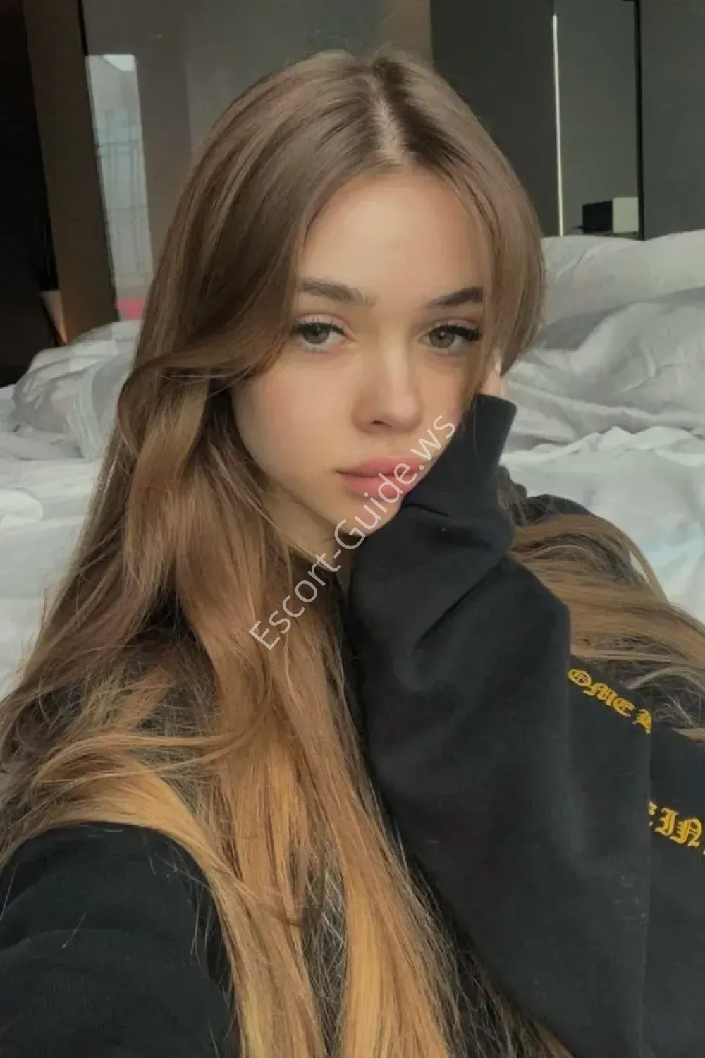 Deja, Caucasian