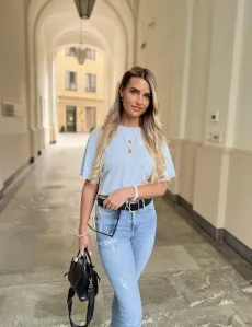 Luixa, Caucasian