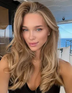 Gulmira, Caucasian