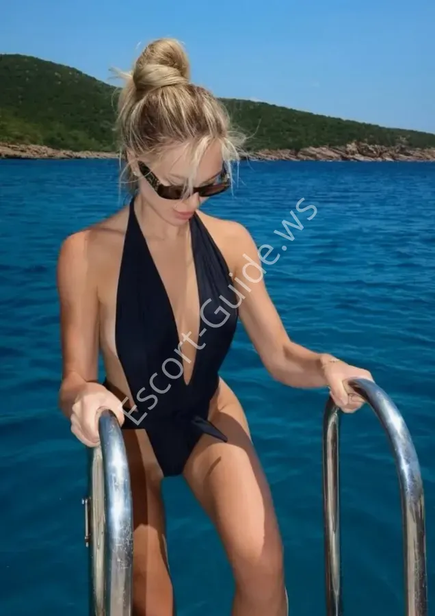 Gulmira, Caucasian