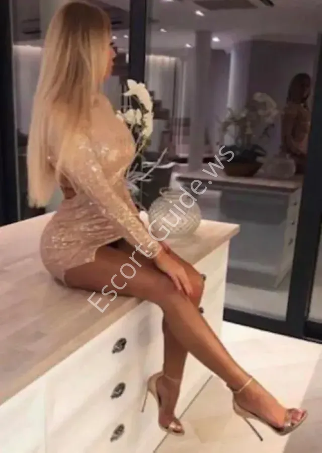 Amanda Escortss, Caucasian