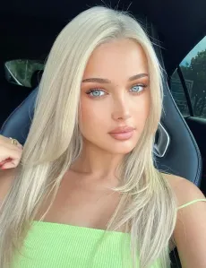 Mollie, Caucasian