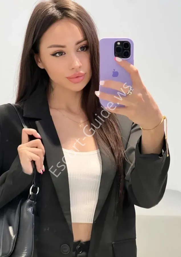 Hallie, Caucasian