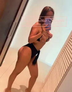 Violeta Lnc, Latina