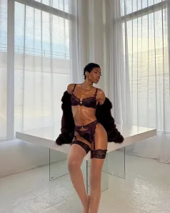 Erica , Ebony