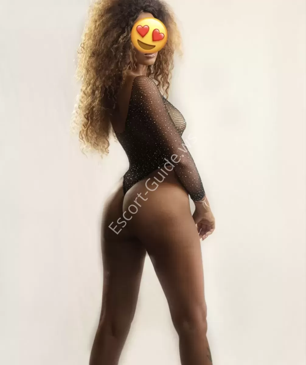 Camilly caldas , Latin