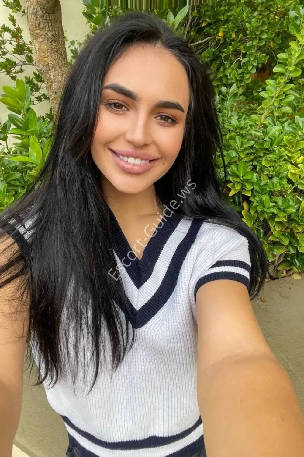 Esfir, Caucasian