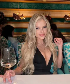 Esther, Caucasian