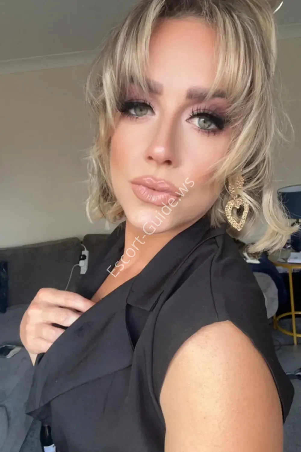 Hollie, Caucasico