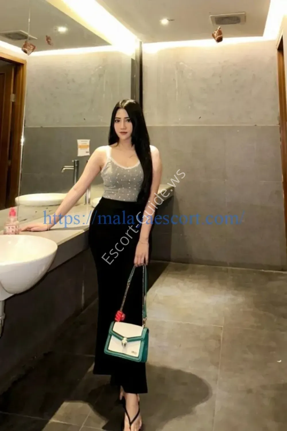 Fauziah, Asiatique