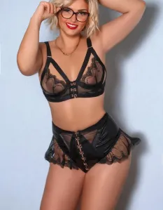Martina Escortss, Caucasien