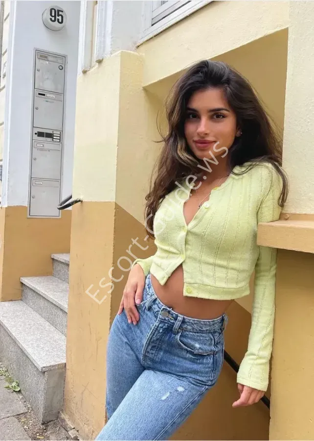 Asha, Caucasien