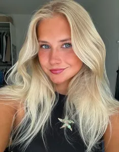 Gillian, Caucasian
