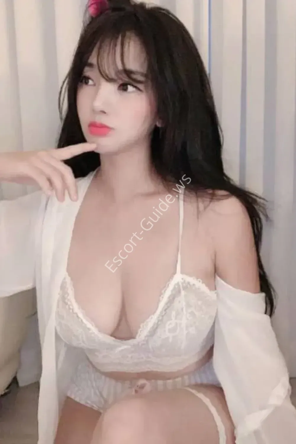 Zoe, Asian