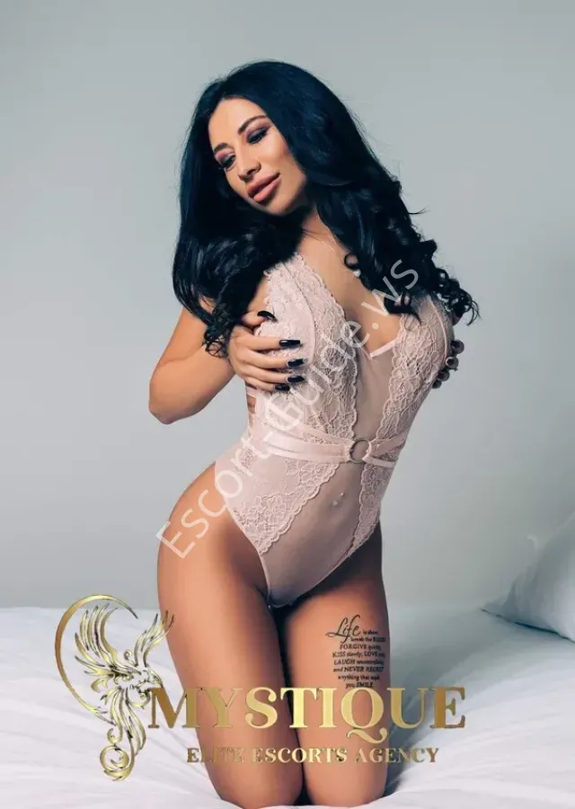 Renata Mystique, Caucasico
