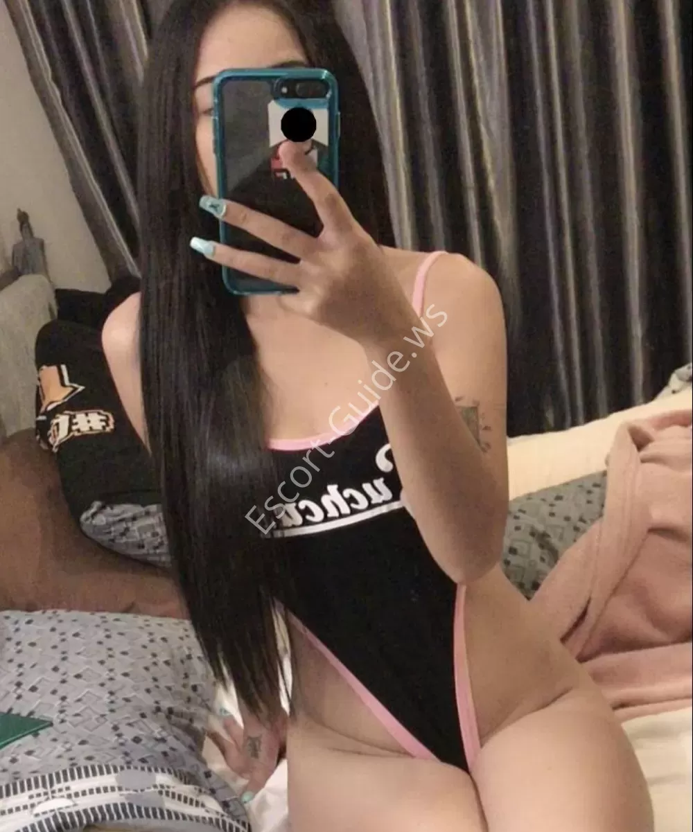 Ying, азиатка