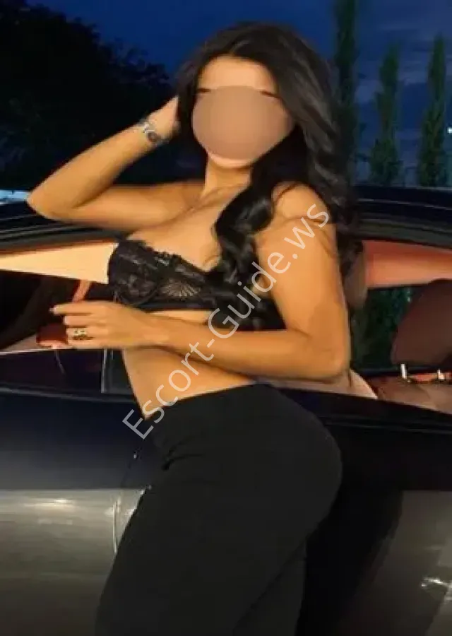 Aida Escortss, Indio
