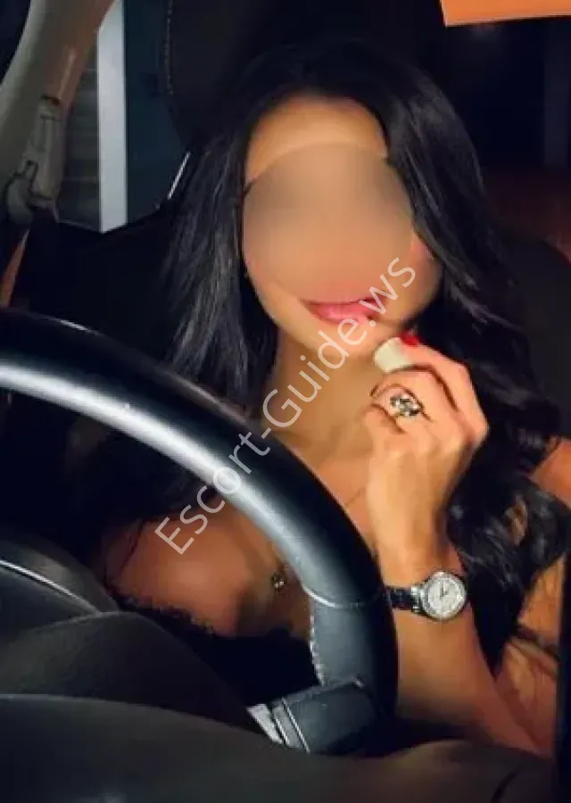 Aida Escortss, Indio