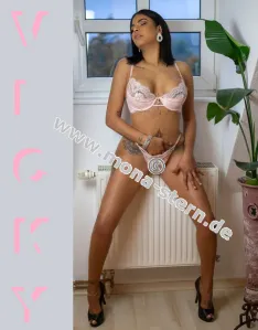 Vicky, Latina