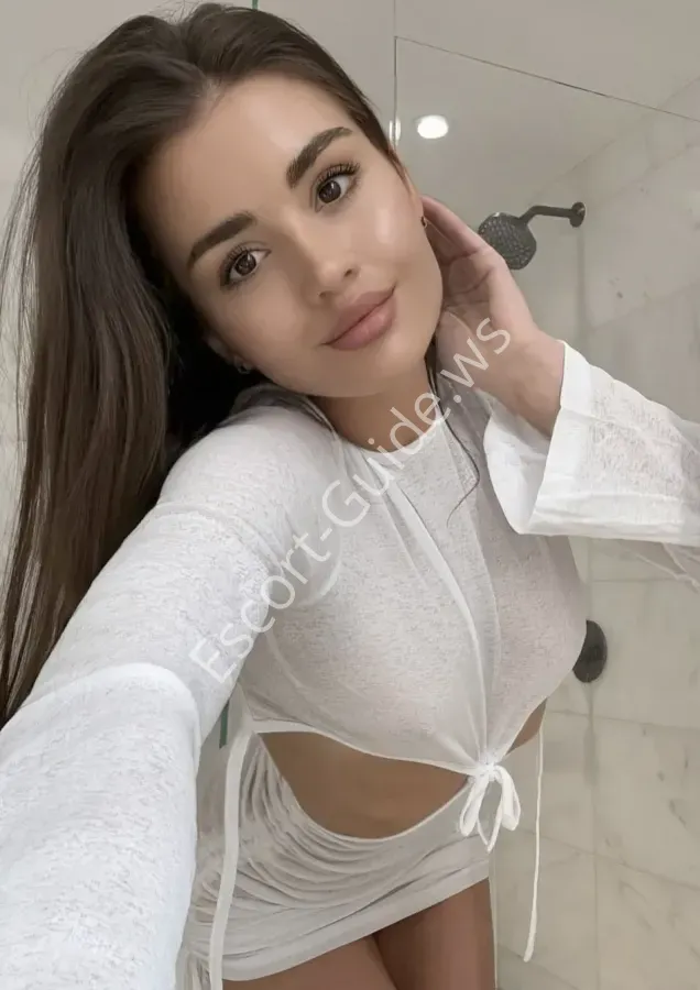 Marianna, Caucasian