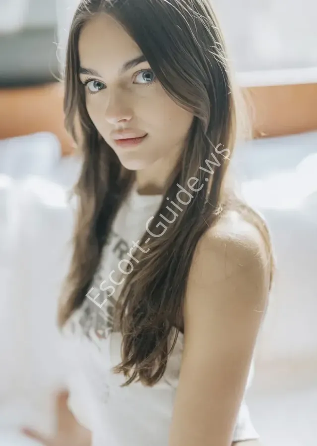 Hattie, Caucasico