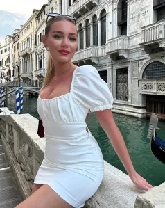 Alfrida, Caucasian