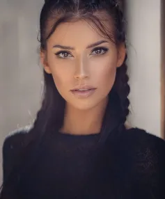 Alisha, Caucasian