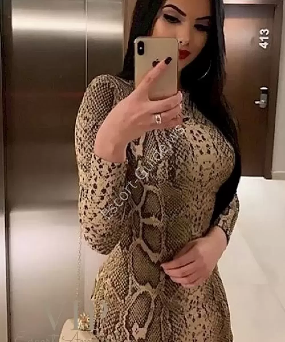 Carla, Caucasien