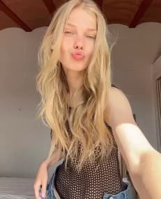 Otilia, Caucasian