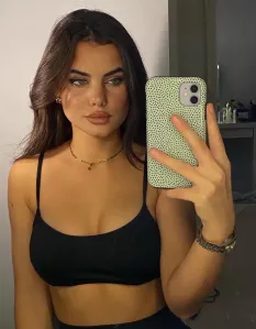 Andora, Caucasian