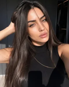 Wini, Caucasian