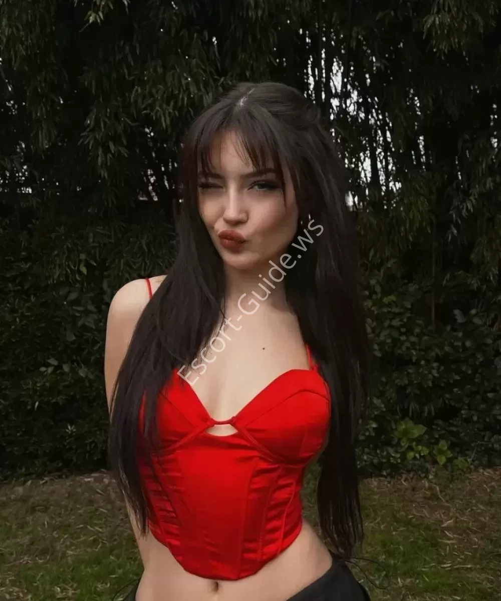 Tilde, Caucasien