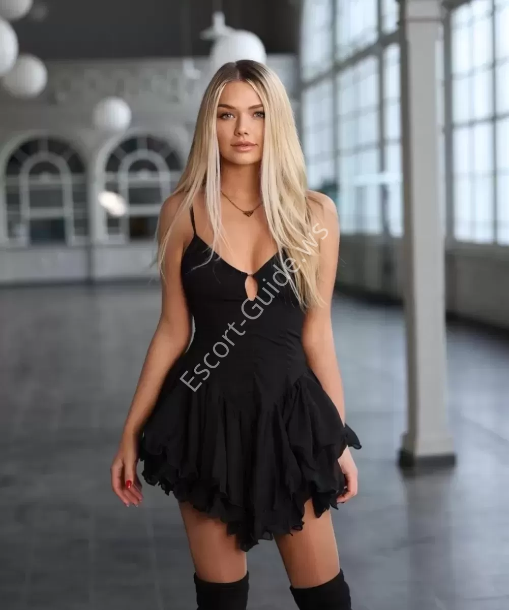Lexie, Caucasian