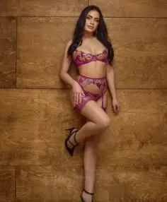 Bonnie, Caucasian
