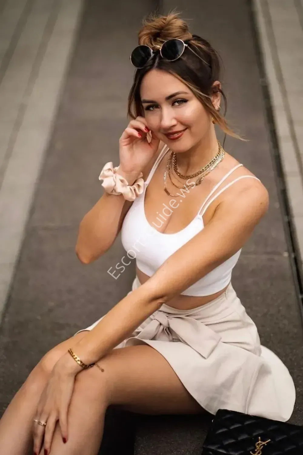 Zenzi, Caucasian
