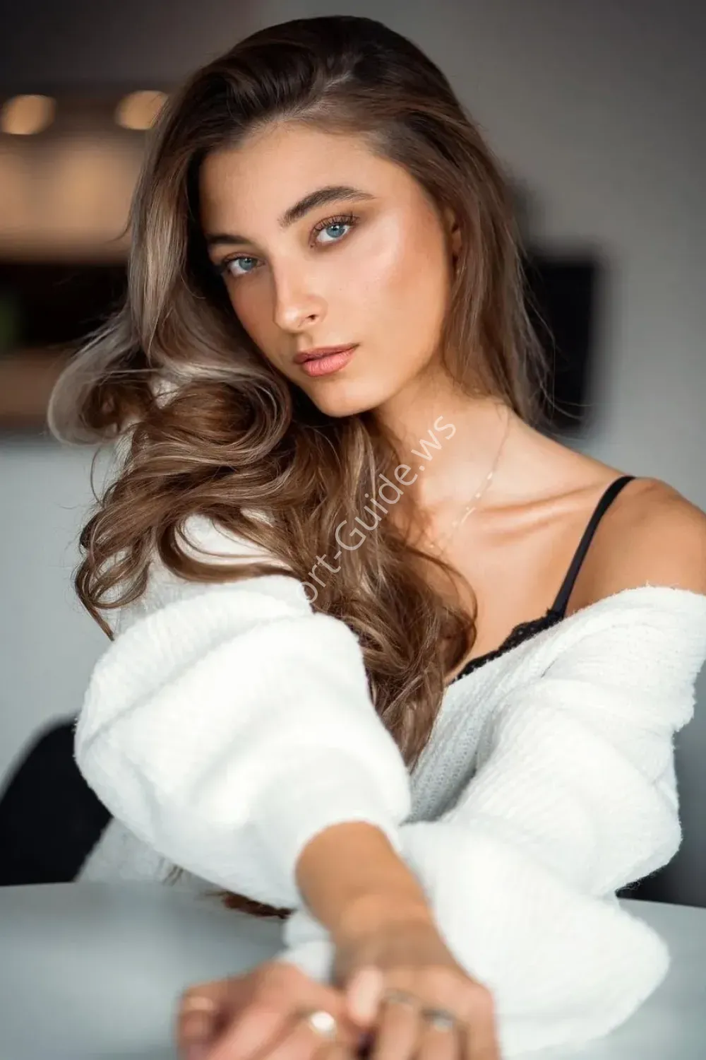 Empar, Caucasian
