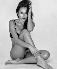 Edvina, Caucasian