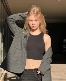 Marilu, Caucasian