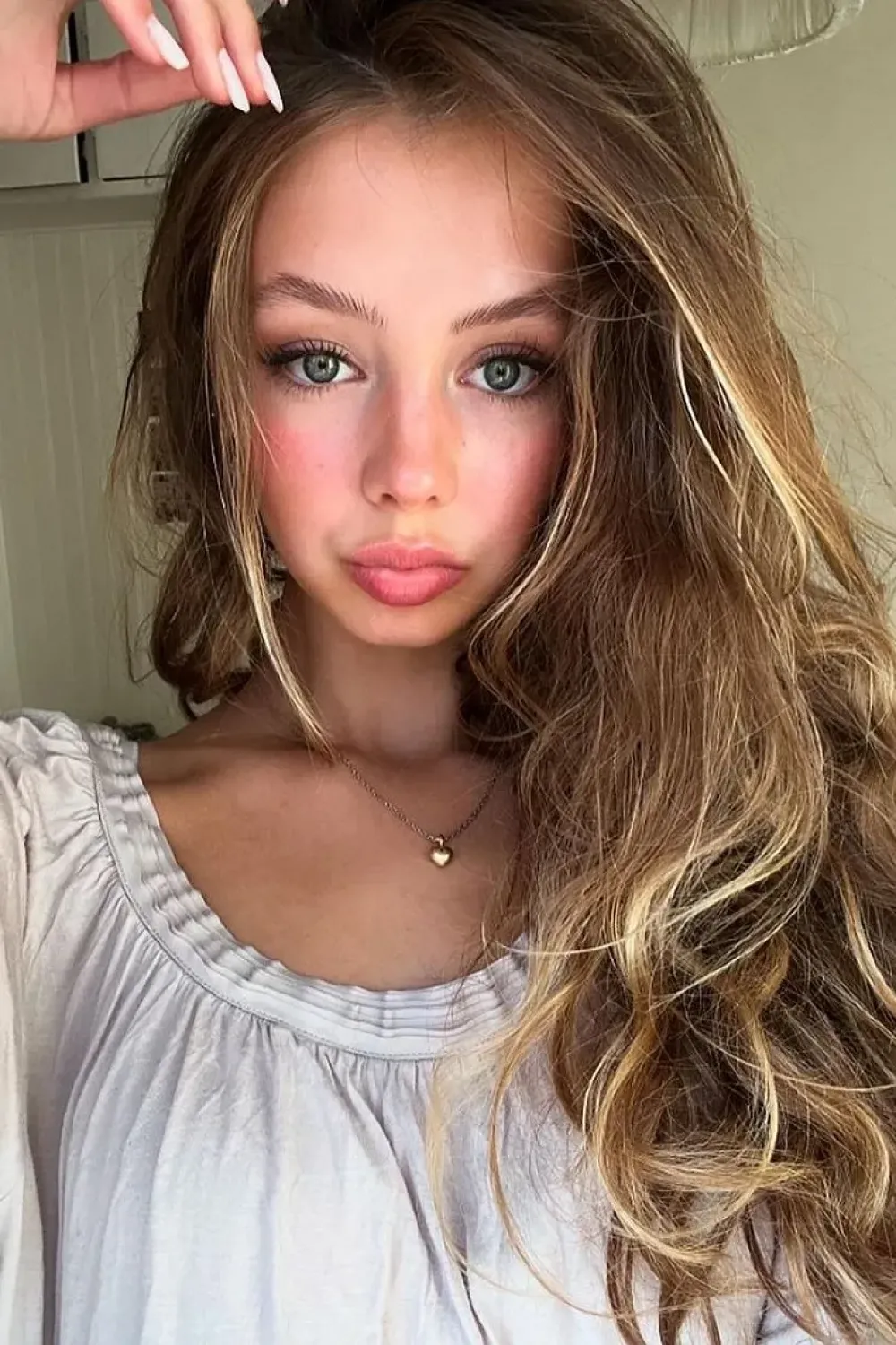 Twinkle, Caucasian