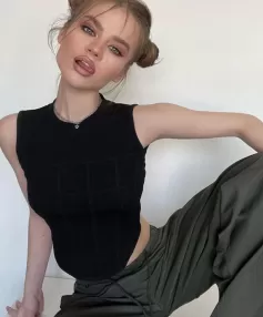 Alia, Caucasian