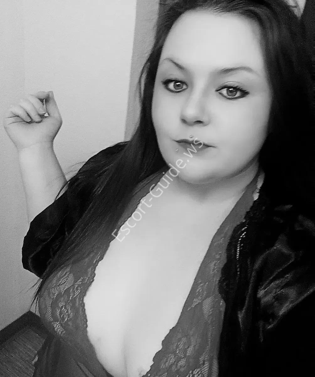 Thiccntastee , Caucasiano