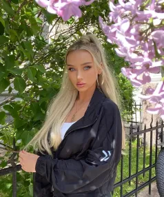 Vedette, Caucasian