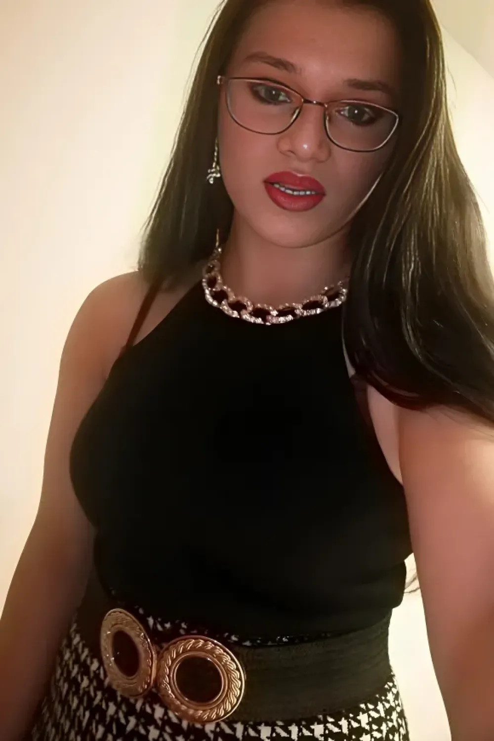 Vicky, Caucasien