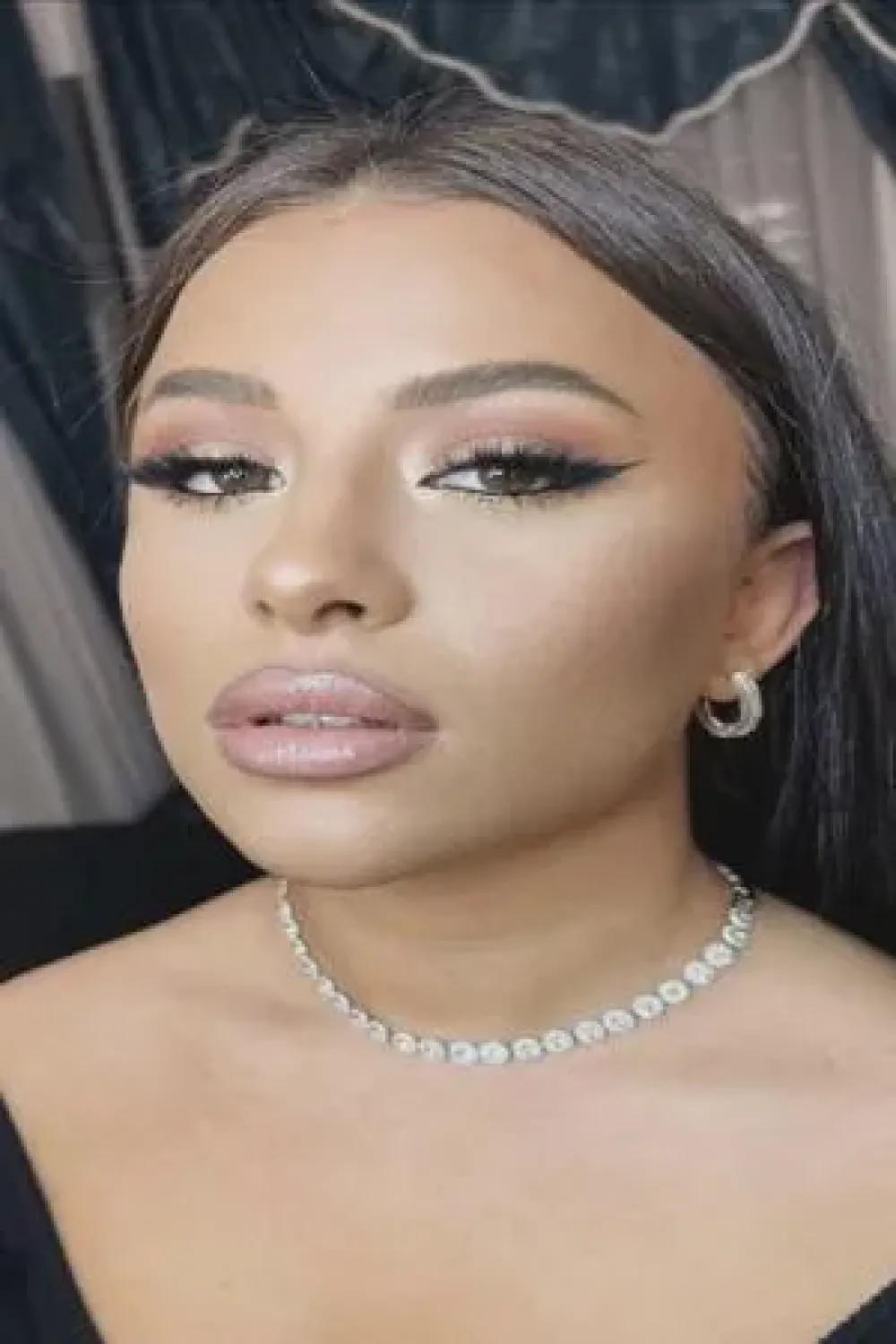 Lia, Caucasian