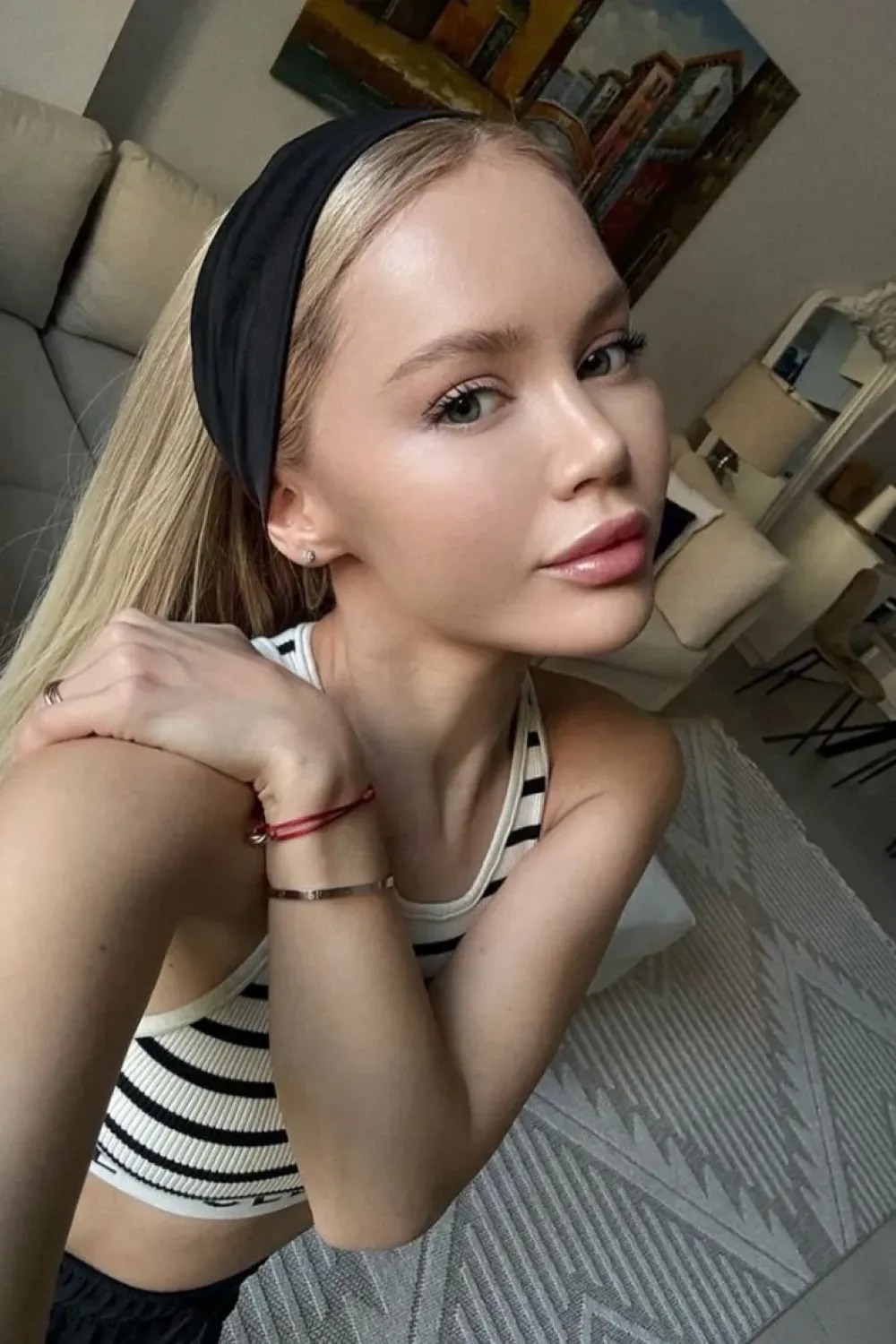 Nila, Caucasian
